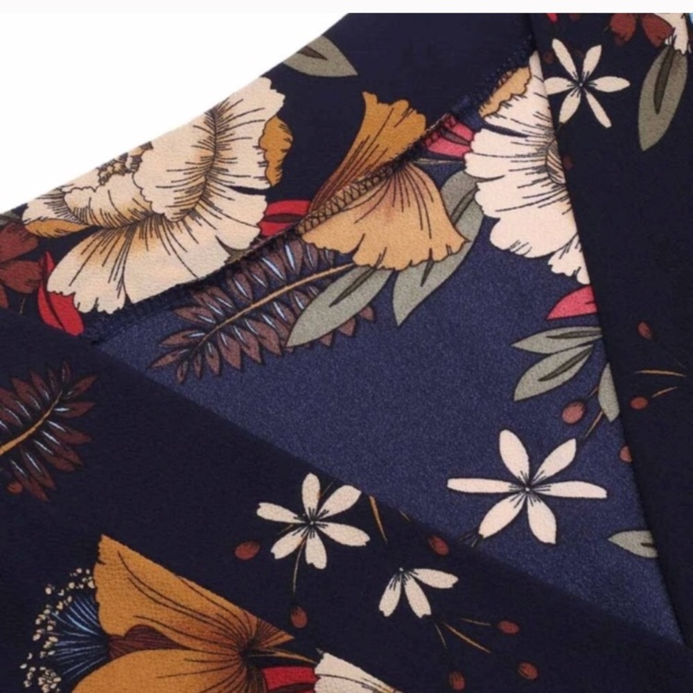 Navy Floral Romper Jumpsuit Playsuit Size S-M-L - Picture 5 of 6